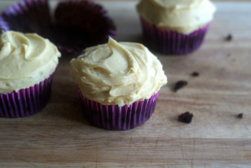 caramelised_white_choc_cupcakes